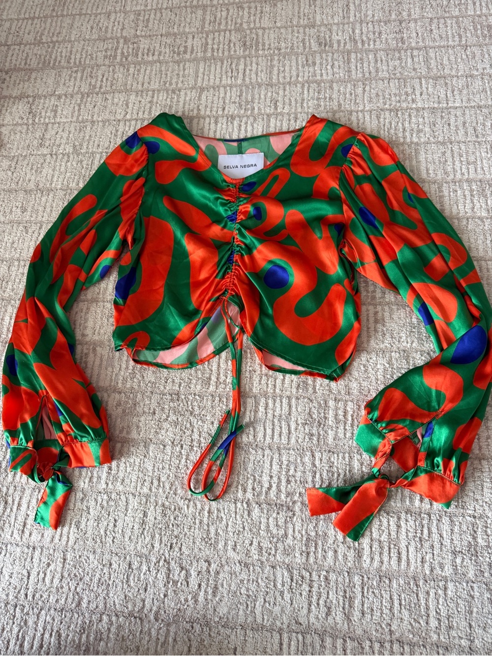 Selva Negra 100% silk poppy blouse in mondo graffiti print size s